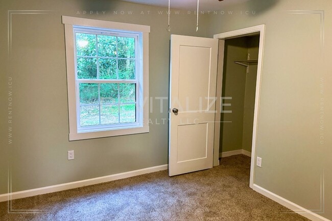 Building Photo - COMING SOON! Cute 4 Bedroom House