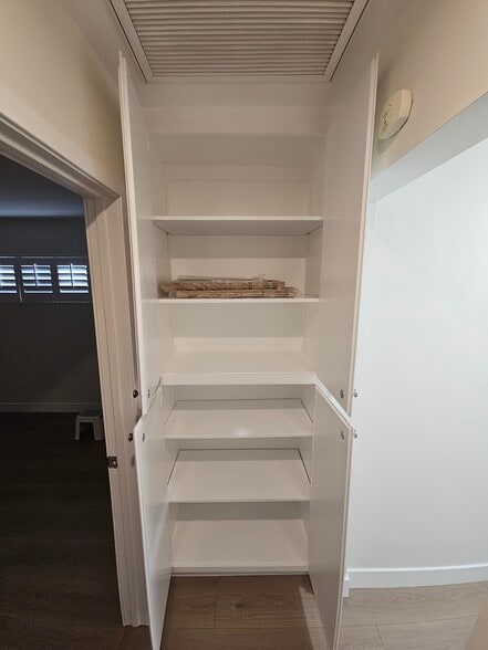 Linen closet - 7617 Wentworth St
