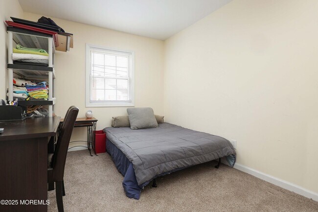 Building Photo - 58 Richardson Ave