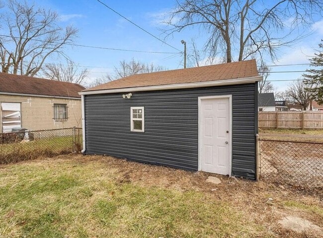 Building Photo - 2147 Homestead Dr