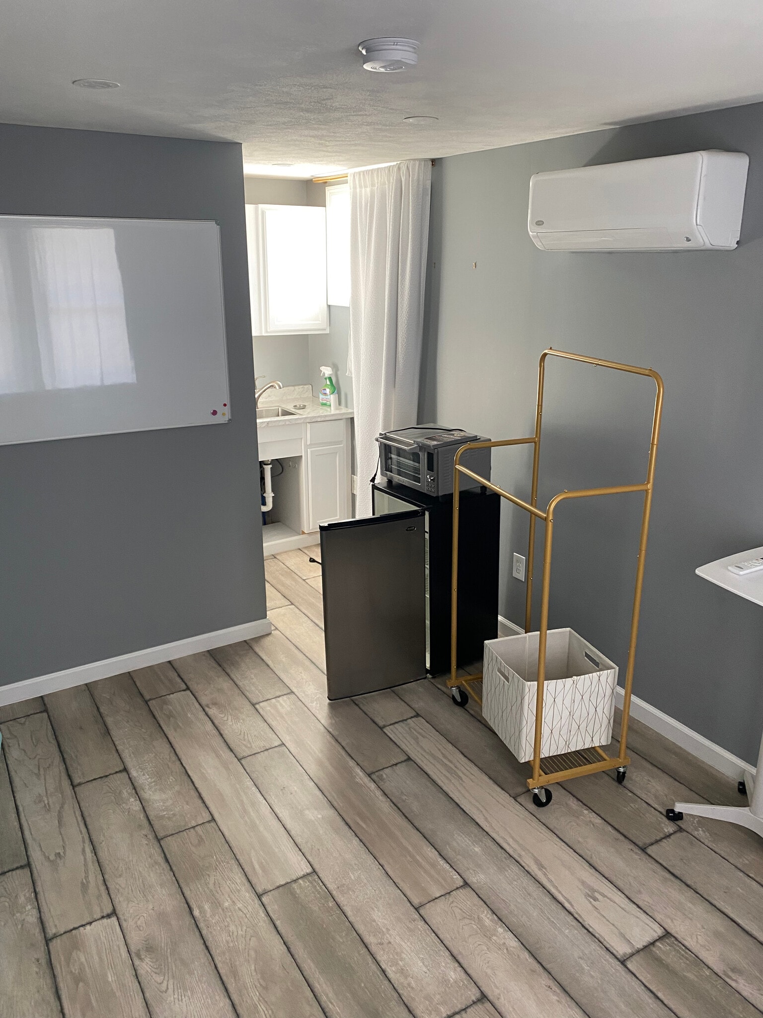 Building Photo - 106 N Main St