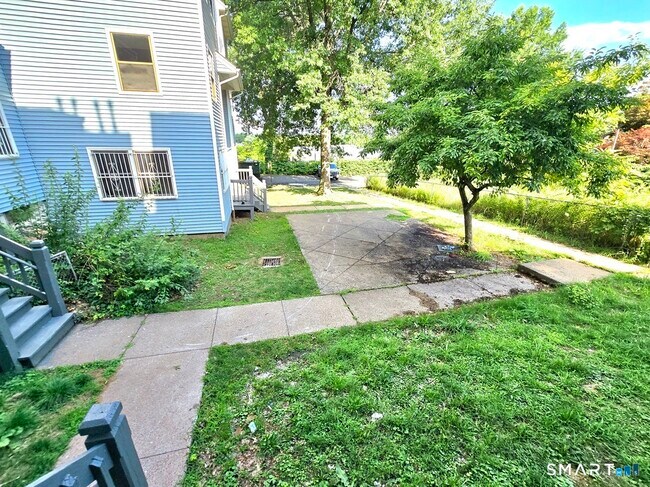 Building Photo - 274 Bellevue St