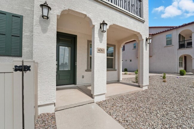 Building Photo - Like Brand New Luxurious Modern 3 Bedroom 2 Bath Townhome in Warner Meadow – Rare Rental Opportun...