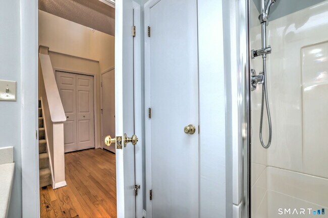 Building Photo - 47 Jerimoth Dr