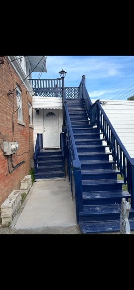 Building Photo - 3345 N Oleander Ave