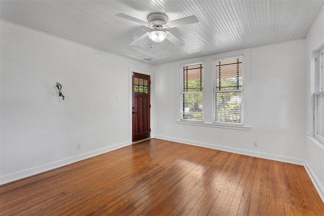 Building Photo - 1800 Waterston Ave