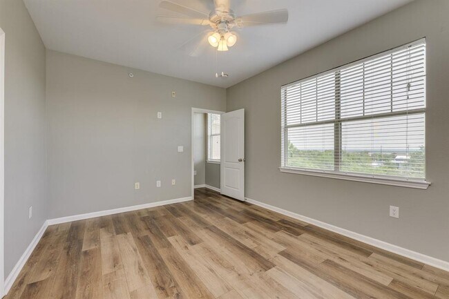 Building Photo - 11203 Ranch Rd 2222