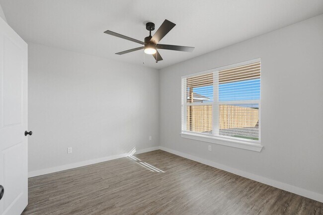 Building Photo - Modern Duplex Living | $2,550 | Available June 5 Near Stargate