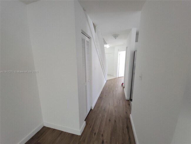 Building Photo - 6965 NW 173rd Dr