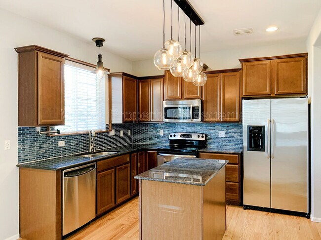 Building Photo - 15450 Carob Cir