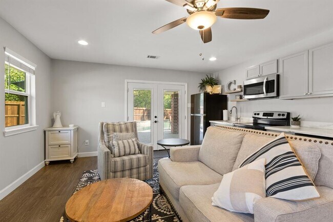 Building Photo - 13614 Cardinal Cove Ct