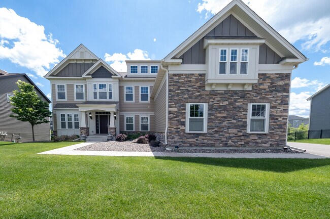 Primary Photo - 727 Aster Rd