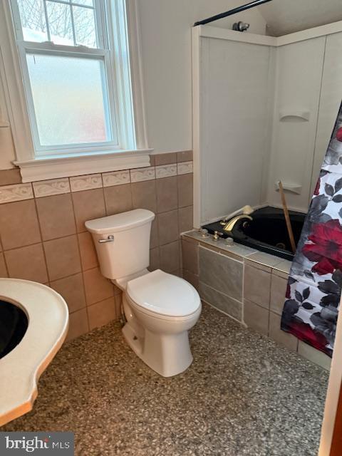 Building Photo - 704 S Pershing Ave