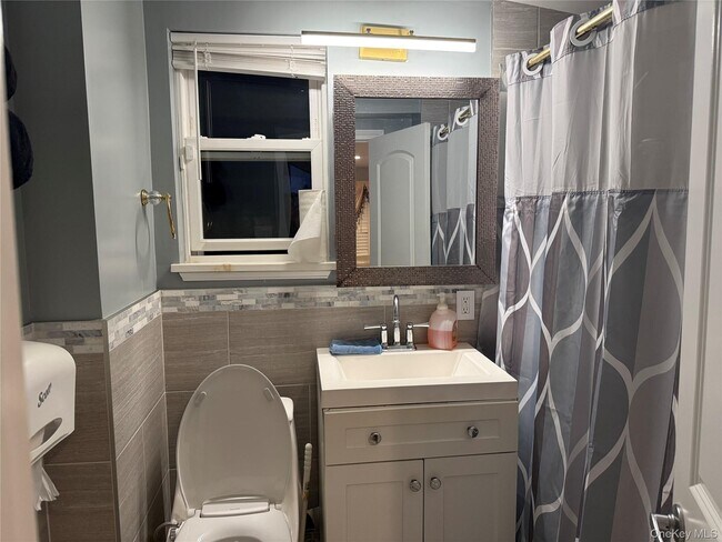 Building Photo - 10 Hillside Terrace