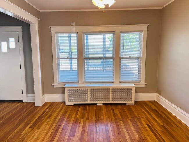 Building Photo - Great 3 Bedroom Home Near Whole Foods and ...