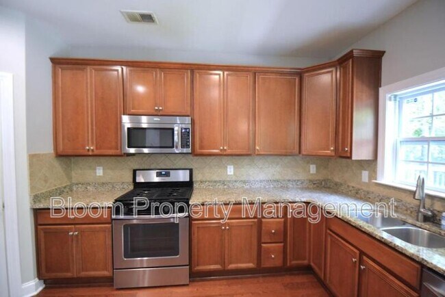 Building Photo - 8566 Royal Palm Ln