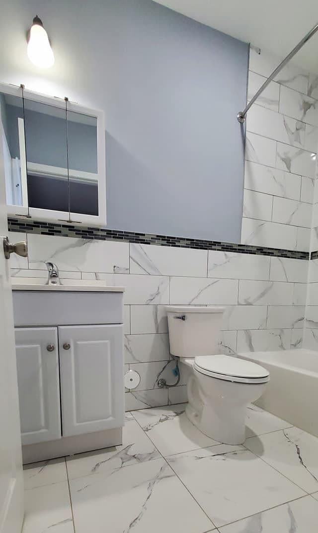 Building Photo - 220 WILLIAM St