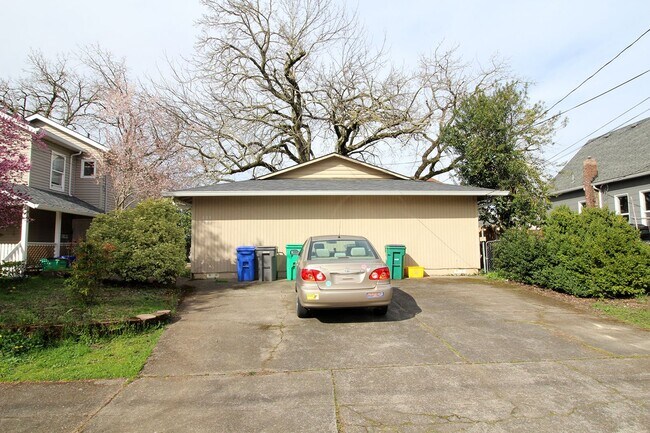 Building Photo - kaufg01