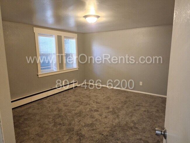Building Photo - NO DEPOSIT option available for qualified ...