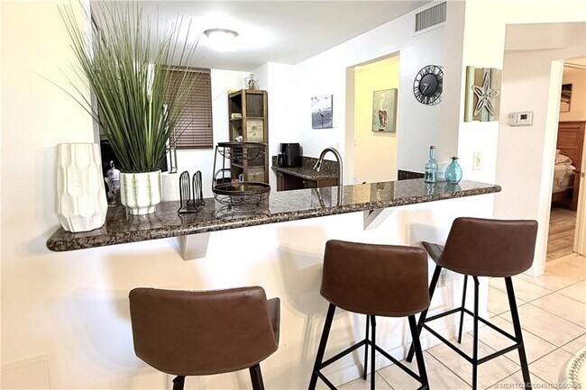 Building Photo - 9940 S Ocean Dr