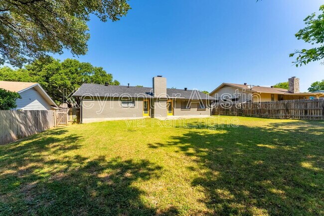 Building Photo - 9409 Meadow Vale
