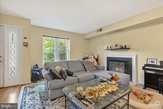 Building Photo - 3363 Wiehle St
