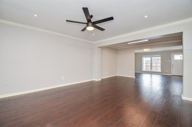 Building Photo - 1549 W Sam Houston Pkwy S