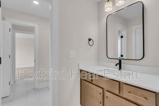 Building Photo - 911 Heatherfield Ln