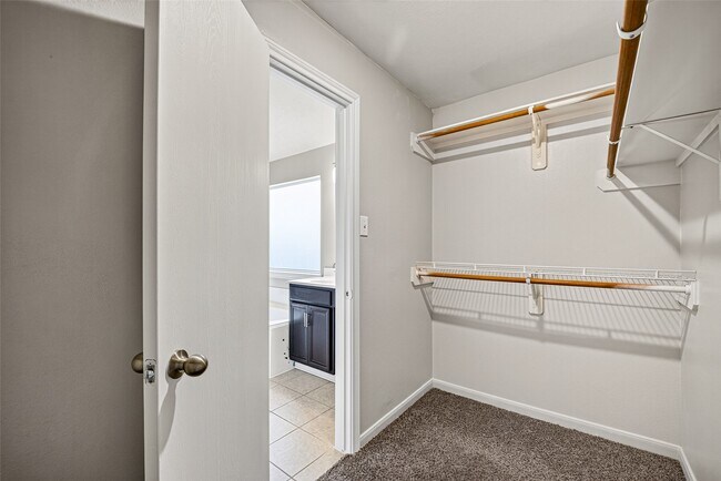 Building Photo - 9241 Clearwood Landing Blvd