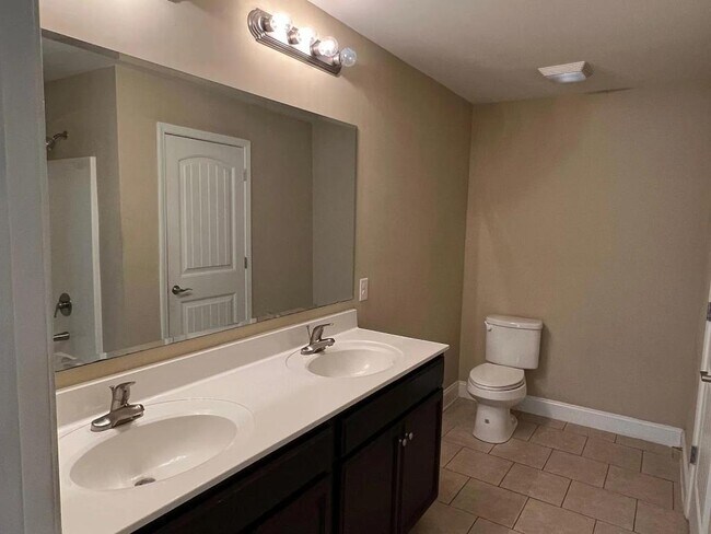 Building Photo - 308 Marquis Ct