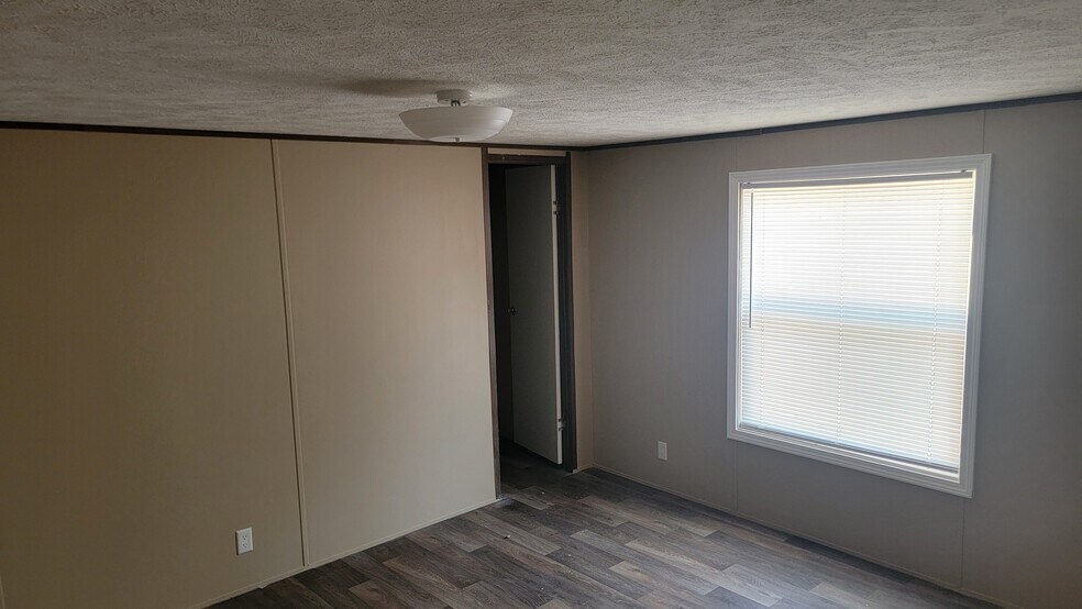 Building Photo - 32730 Carolee Cir