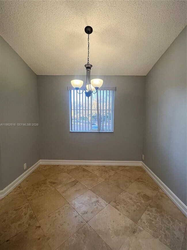 Building Photo - 9777 Westview Dr