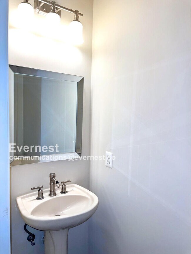 Building Photo - 43206 Somerset Hills Terrace