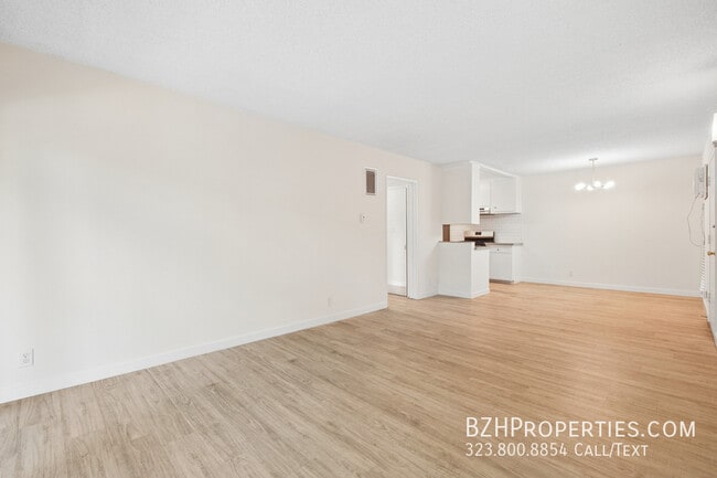 Building Photo - 7540 Hampton Ave