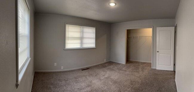 Building Photo - 17822 S Bryant Rd