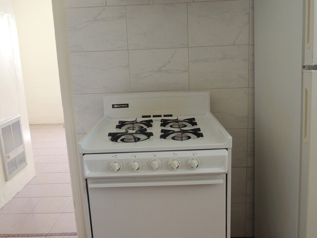 Building Photo - 532 21st St