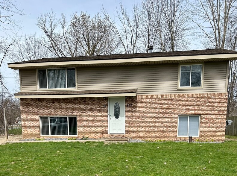 Building Photo - 217 Glenmoor St