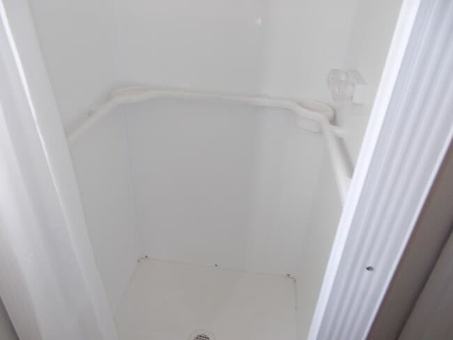 Building Photo - Spacious 1-Bedroom, 1-Bath Unit – 1,000 Sq...