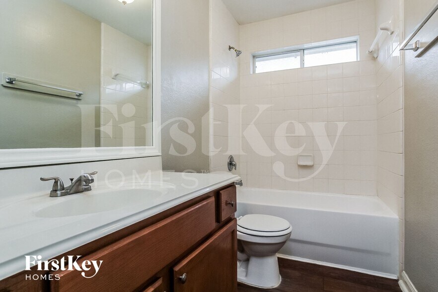 Building Photo - 5311 Lost Cove Ln