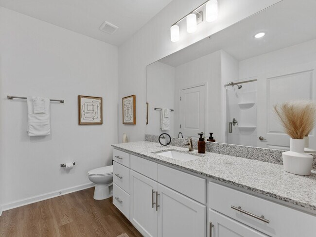 Building Photo - 14105 Epply Dr