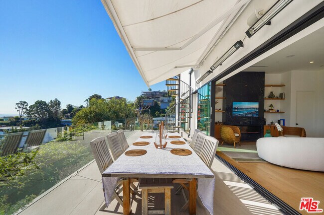 Building Photo - 8242 Hillside Ave