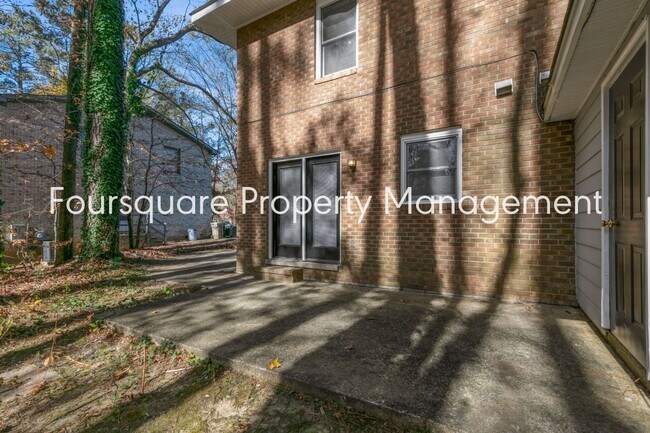 Building Photo - 1105 Timber Dr