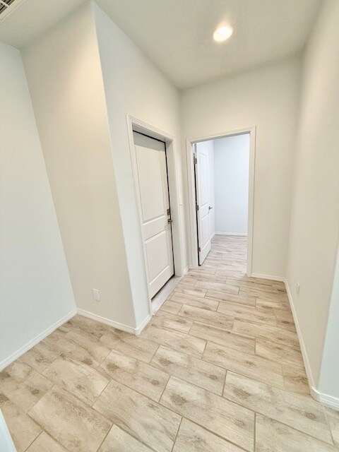 Building Photo - 6113 Strand Loop SE