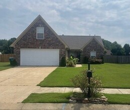 Building Photo - LVP FLOORING THROUGHOUT! 4 Bedrooms in Center Hill Elementary, Middle & High School District!