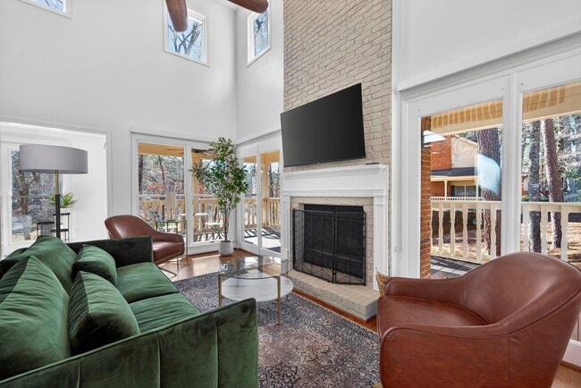 Building Photo - 1002 Cupp Ln