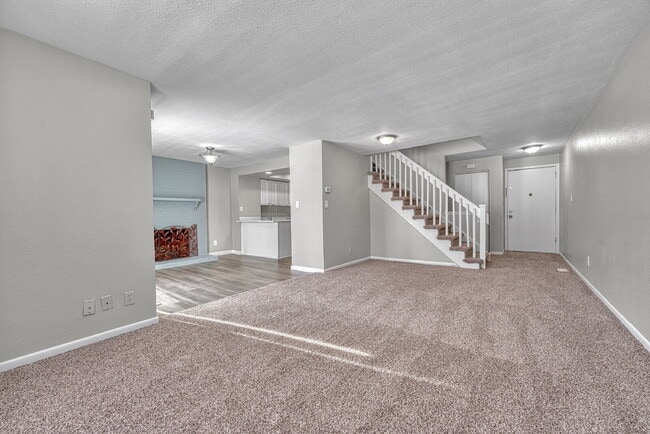 Building Photo - $2,590.00 - $300 OFF First Months' Rent - 4 Bedrooms, 2.5 Bathrooms, Single Family Home in Aurora...