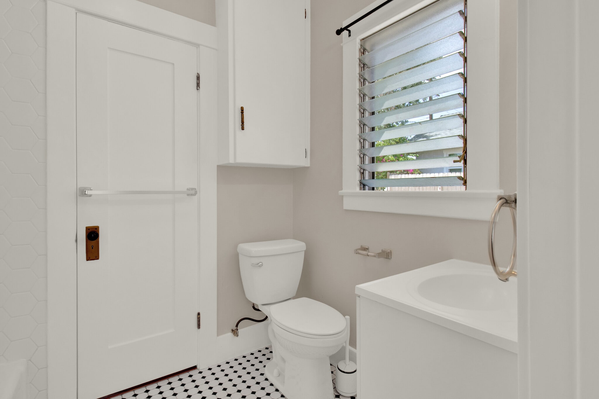 BATHROOM - 1084 Sinaloa Ave