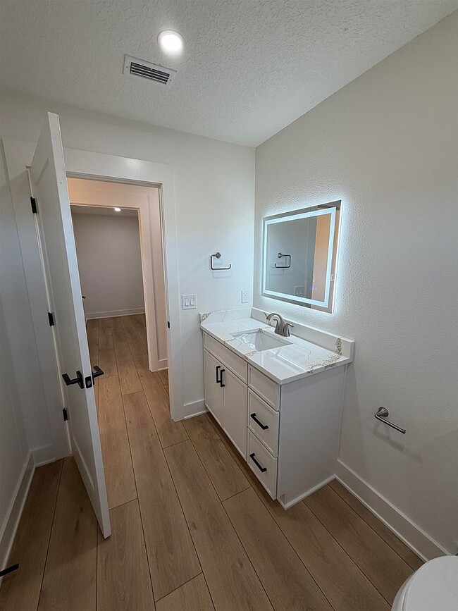 Building Photo - 117 Bates Lane Trail