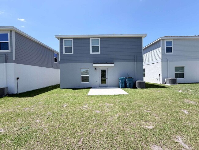 Building Photo - Available for Rent 5 spacious bedrooms and 2.5 bathrooms