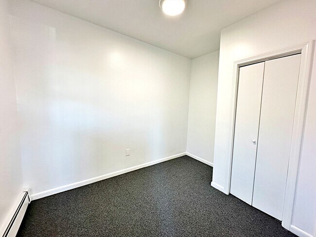 Building Photo - 40 Jeffries St